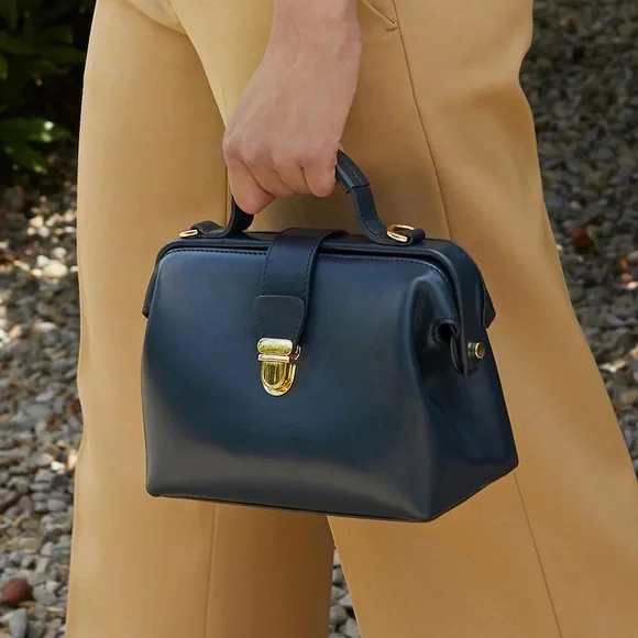 Linjer The Doctor Bag Blue - Picture 3 of 6